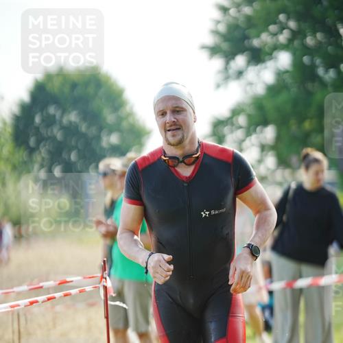 21.06.2026 - 29. Vierlanden-Triathlon LAZAROV Photography http://msf.ph/oto/9856750 21.06.2026 08:50:06 Schwimmen 48 meine-sportfotos.de