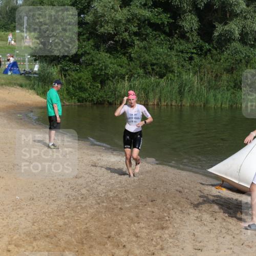 21.06.2026 - 29. Vierlanden-Triathlon Andreas Tolksdorf http://msf.ph/oto/9856755 21.06.2026 08:58:44 Schwimmen 275 meine-sportfotos.de