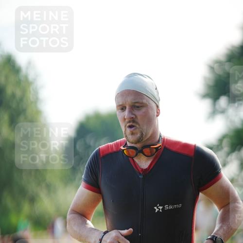 21.06.2026 - 29. Vierlanden-Triathlon LAZAROV Photography http://msf.ph/oto/9856757 21.06.2026 08:50:06 Schwimmen 48 meine-sportfotos.de