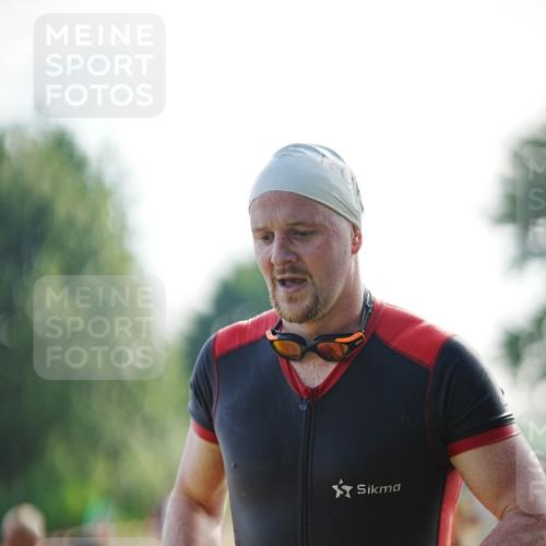 21.06.2026 - 29. Vierlanden-Triathlon LAZAROV Photography http://msf.ph/oto/9856758 21.06.2026 08:50:07 Schwimmen 48 meine-sportfotos.de