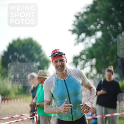 21.06.2026 - 29. Vierlanden-Triathlon LAZAROV Photography http://msf.ph/oto/9856783 21.06.2026 08:50:23 Schwimmen 115, 139 meine-sportfotos.de