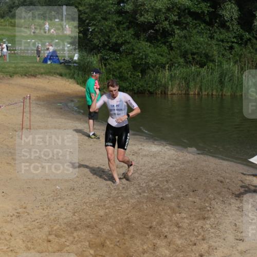21.06.2026 - 29. Vierlanden-Triathlon Andreas Tolksdorf http://msf.ph/oto/9856804 21.06.2026 08:58:45 Schwimmen 229, 275 meine-sportfotos.de