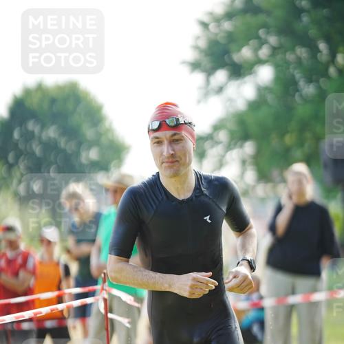 21.06.2026 - 29. Vierlanden-Triathlon LAZAROV Photography http://msf.ph/oto/9856835 21.06.2026 08:51:01 Schwimmen 100, 179, 1353 meine-sportfotos.de