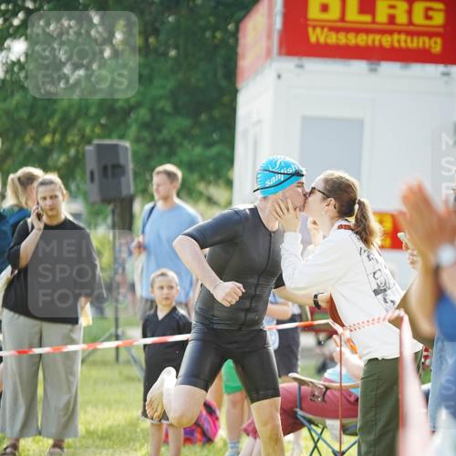 21.06.2026 - 29. Vierlanden-Triathlon LAZAROV Photography http://msf.ph/oto/9856843 21.06.2026 08:51:10 Schwimmen 71 meine-sportfotos.de