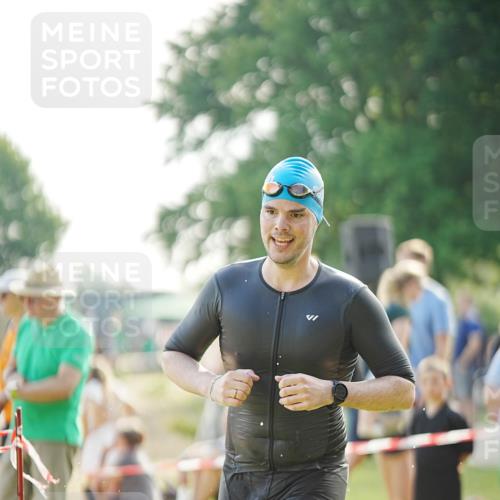 21.06.2026 - 29. Vierlanden-Triathlon LAZAROV Photography http://msf.ph/oto/9856851 21.06.2026 08:51:11 Schwimmen 71 meine-sportfotos.de