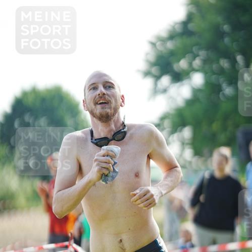 21.06.2026 - 29. Vierlanden-Triathlon LAZAROV Photography http://msf.ph/oto/9856865 21.06.2026 08:51:28 Schwimmen 50 meine-sportfotos.de