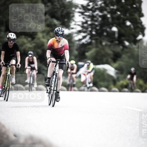 21.06.2026 - 29. Vierlanden-Triathlon H.Heesch http://msf.ph/oto/9856871 21.06.2026 10:28:56 Radfahren 27, 499, 551, 553, 558, 565, 601 meine-sportfotos.de