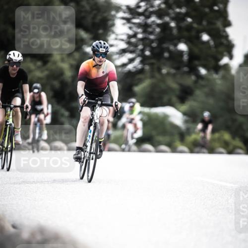 21.06.2026 - 29. Vierlanden-Triathlon H.Heesch http://msf.ph/oto/9856882 21.06.2026 10:28:56 Radfahren 27, 499, 551, 553, 558, 565, 601 meine-sportfotos.de
