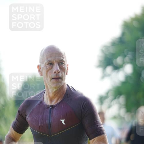 21.06.2026 - 29. Vierlanden-Triathlon LAZAROV Photography http://msf.ph/oto/9856995 21.06.2026 08:53:59 Schwimmen 122, 124, 126 meine-sportfotos.de