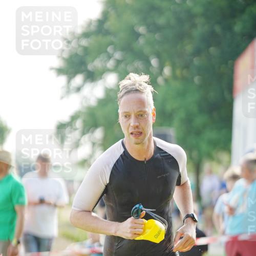 21.06.2026 - 29. Vierlanden-Triathlon LAZAROV Photography http://msf.ph/oto/9857018 21.06.2026 08:54:05 Schwimmen 122, 126, 146, 176 meine-sportfotos.de