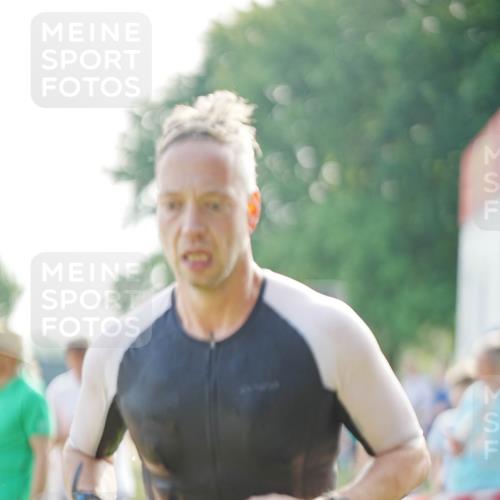 21.06.2026 - 29. Vierlanden-Triathlon LAZAROV Photography http://msf.ph/oto/9857025 21.06.2026 08:54:06 Schwimmen 122, 126, 146, 176 meine-sportfotos.de