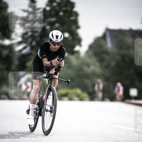 21.06.2026 - 29. Vierlanden-Triathlon H.Heesch http://msf.ph/oto/9857033 21.06.2026 10:29:08 Radfahren 16, 244, 247, 494, 603 meine-sportfotos.de