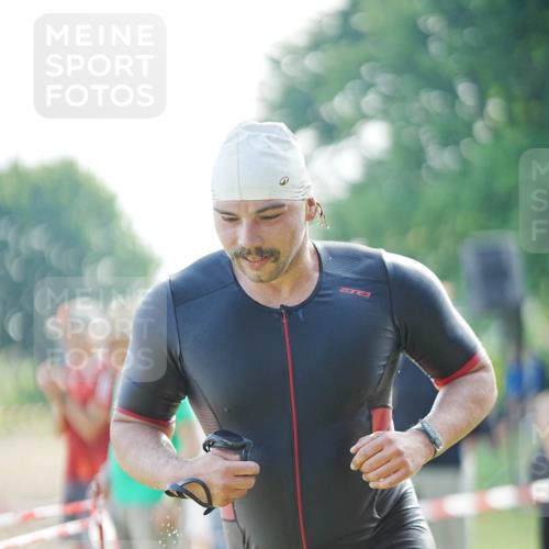 21.06.2026 - 29. Vierlanden-Triathlon LAZAROV Photography http://msf.ph/oto/9857037 21.06.2026 08:54:26 Schwimmen 93 meine-sportfotos.de