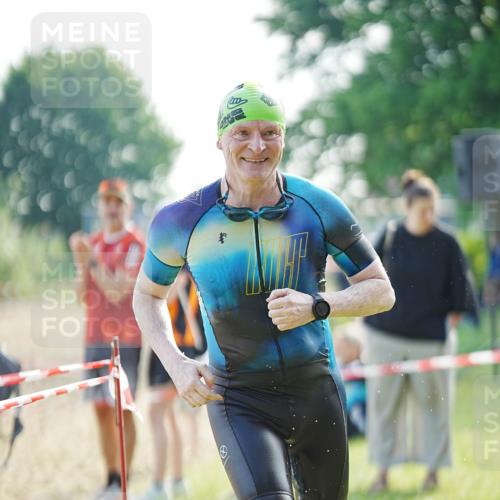 21.06.2026 - 29. Vierlanden-Triathlon LAZAROV Photography http://msf.ph/oto/9857042 21.06.2026 08:54:37 Schwimmen 213 meine-sportfotos.de