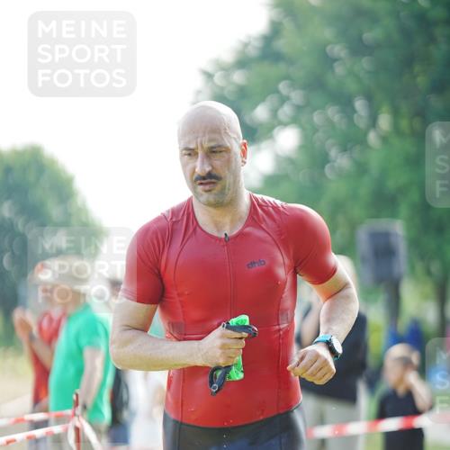 21.06.2026 - 29. Vierlanden-Triathlon LAZAROV Photography http://msf.ph/oto/9857104 21.06.2026 08:56:26 Schwimmen 121 meine-sportfotos.de