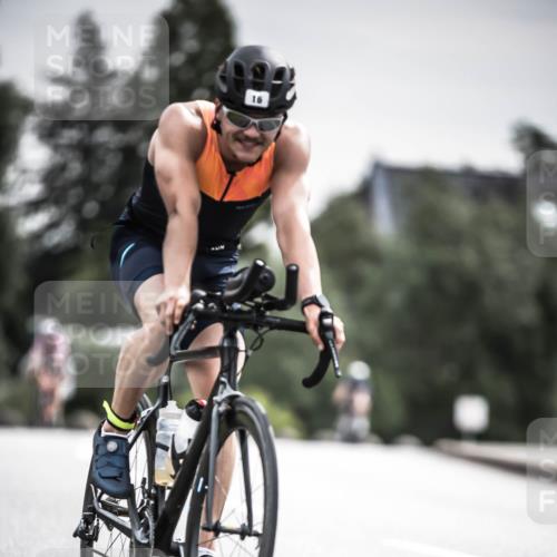 21.06.2026 - 29. Vierlanden-Triathlon H.Heesch http://msf.ph/oto/9857106 21.06.2026 10:29:12 Radfahren 16, 244, 247, 482, 566, 603 meine-sportfotos.de