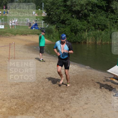 21.06.2026 - 29. Vierlanden-Triathlon Andreas Tolksdorf http://msf.ph/oto/9857137 21.06.2026 09:00:38 Schwimmen 172, 183, 240 meine-sportfotos.de