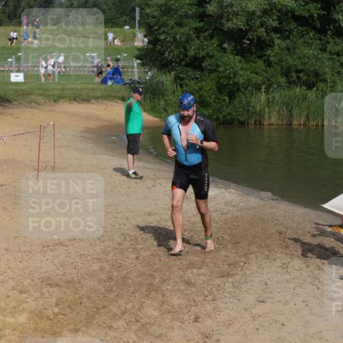 21.06.2026 - 29. Vierlanden-Triathlon Andreas Tolksdorf http://msf.ph/oto/9857145 21.06.2026 09:00:38 Schwimmen 172, 183, 240 meine-sportfotos.de