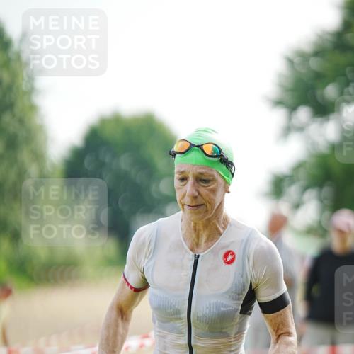 21.06.2026 - 29. Vierlanden-Triathlon LAZAROV Photography http://msf.ph/oto/9857163 21.06.2026 09:15:05 Schwimmen 248, 294 meine-sportfotos.de