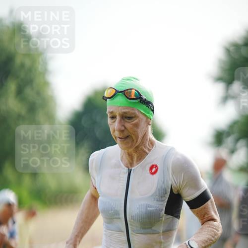 21.06.2026 - 29. Vierlanden-Triathlon LAZAROV Photography http://msf.ph/oto/9857165 21.06.2026 09:15:05 Schwimmen 248, 294 meine-sportfotos.de