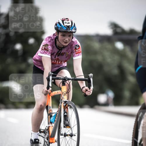 21.06.2026 - 29. Vierlanden-Triathlon H.Heesch http://msf.ph/oto/9857191 21.06.2026 10:29:19 Radfahren 35, 176, 326, 482, 533, 566 meine-sportfotos.de