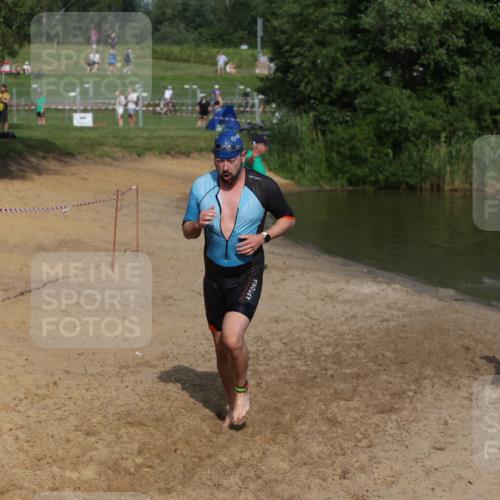 21.06.2026 - 29. Vierlanden-Triathlon Andreas Tolksdorf http://msf.ph/oto/9857220 21.06.2026 09:00:39 Schwimmen 172, 183, 240 meine-sportfotos.de