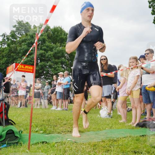 21.06.2026 - 29. Vierlanden-Triathlon LAZAROV Photography http://msf.ph/oto/9857342 21.06.2026 09:56:12 Schwimmen 329, 381, 389 meine-sportfotos.de