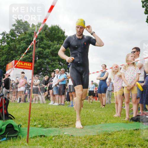 21.06.2026 - 29. Vierlanden-Triathlon LAZAROV Photography http://msf.ph/oto/9857349 21.06.2026 09:56:27 Schwimmen 308, 332 meine-sportfotos.de