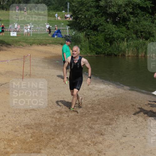 21.06.2026 - 29. Vierlanden-Triathlon Andreas Tolksdorf http://msf.ph/oto/9857384 21.06.2026 09:00:50 Schwimmen 74, 116, 140 meine-sportfotos.de