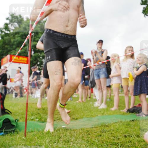 21.06.2026 - 29. Vierlanden-Triathlon LAZAROV Photography http://msf.ph/oto/9857394 21.06.2026 09:59:16 Schwimmen 303, 325, 356 meine-sportfotos.de