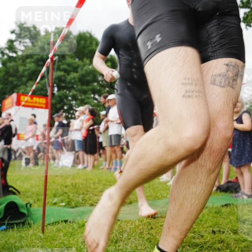 21.06.2026 - 29. Vierlanden-Triathlon LAZAROV Photography http://msf.ph/oto/9857398 21.06.2026 09:59:17 Schwimmen 303, 325, 356 meine-sportfotos.de
