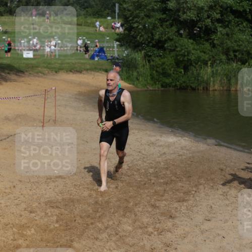 21.06.2026 - 29. Vierlanden-Triathlon Andreas Tolksdorf http://msf.ph/oto/9857413 21.06.2026 09:00:50 Schwimmen 74, 116, 140 meine-sportfotos.de