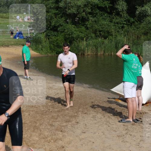21.06.2026 - 29. Vierlanden-Triathlon Andreas Tolksdorf http://msf.ph/oto/9857556 21.06.2026 09:00:59 Schwimmen 74, 140 meine-sportfotos.de