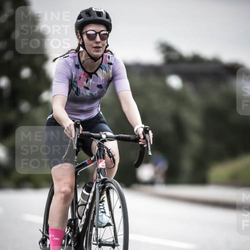 21.06.2026 - 29. Vierlanden-Triathlon H.Heesch http://msf.ph/oto/9857622 21.06.2026 10:29:46 Radfahren 14, 113, 518, 557, 571 meine-sportfotos.de