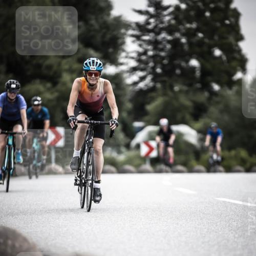 21.06.2026 - 29. Vierlanden-Triathlon H.Heesch http://msf.ph/oto/9857663 21.06.2026 10:29:48 Radfahren 22, 113, 518, 548, 557, 571 meine-sportfotos.de