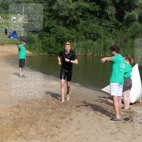 21.06.2026 - 29. Vierlanden-Triathlon Andreas Tolksdorf http://msf.ph/oto/9857675 21.06.2026 09:01:28 Schwimmen 64 meine-sportfotos.de
