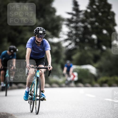 21.06.2026 - 29. Vierlanden-Triathlon H.Heesch http://msf.ph/oto/9857690 21.06.2026 10:29:50 Radfahren 22, 113, 518, 548, 571 meine-sportfotos.de