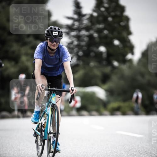 21.06.2026 - 29. Vierlanden-Triathlon H.Heesch http://msf.ph/oto/9857708 21.06.2026 10:29:50 Radfahren 22, 113, 518, 548, 571 meine-sportfotos.de