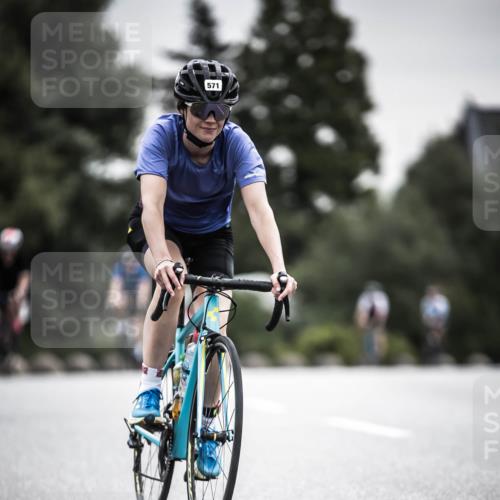 21.06.2026 - 29. Vierlanden-Triathlon H.Heesch http://msf.ph/oto/9857719 21.06.2026 10:29:50 Radfahren 22, 113, 518, 548, 571 meine-sportfotos.de