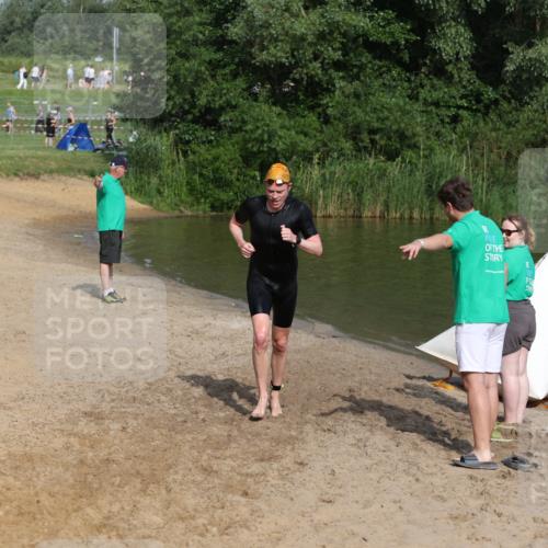 21.06.2026 - 29. Vierlanden-Triathlon Andreas Tolksdorf http://msf.ph/oto/9857735 21.06.2026 09:01:28 Schwimmen 64 meine-sportfotos.de