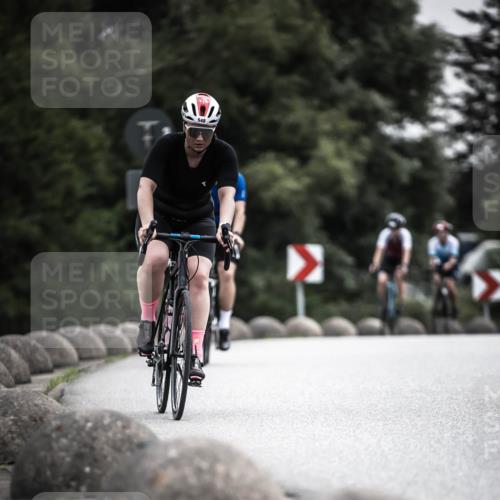 21.06.2026 - 29. Vierlanden-Triathlon H.Heesch http://msf.ph/oto/9857759 21.06.2026 10:29:53 Radfahren 22, 56, 113, 492, 502, 518, 548, 571 meine-sportfotos.de