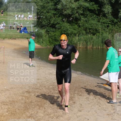 21.06.2026 - 29. Vierlanden-Triathlon Andreas Tolksdorf http://msf.ph/oto/9857772 21.06.2026 09:01:29 Schwimmen 64 meine-sportfotos.de