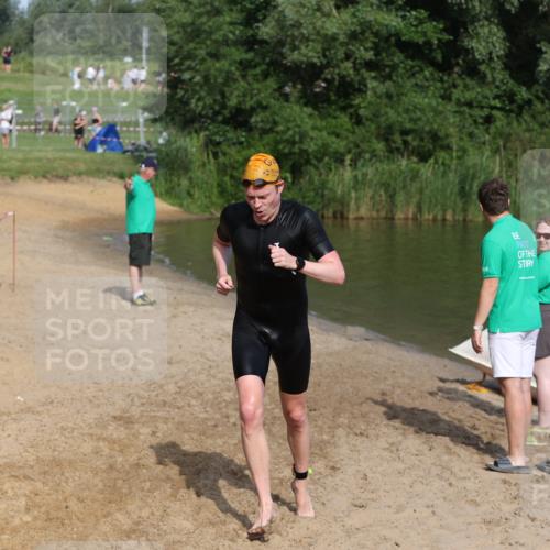 21.06.2026 - 29. Vierlanden-Triathlon Andreas Tolksdorf http://msf.ph/oto/9857790 21.06.2026 09:01:30 Schwimmen 64 meine-sportfotos.de
