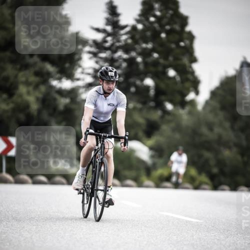 21.06.2026 - 29. Vierlanden-Triathlon H.Heesch http://msf.ph/oto/9857907 21.06.2026 10:30:04 Radfahren 2, 56, 72, 274, 284, 304, 497, 572 meine-sportfotos.de