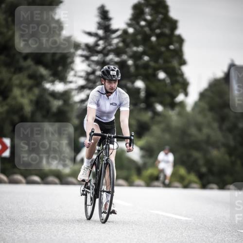 21.06.2026 - 29. Vierlanden-Triathlon H.Heesch http://msf.ph/oto/9857913 21.06.2026 10:30:04 Radfahren 2, 56, 72, 274, 284, 304, 497, 572 meine-sportfotos.de