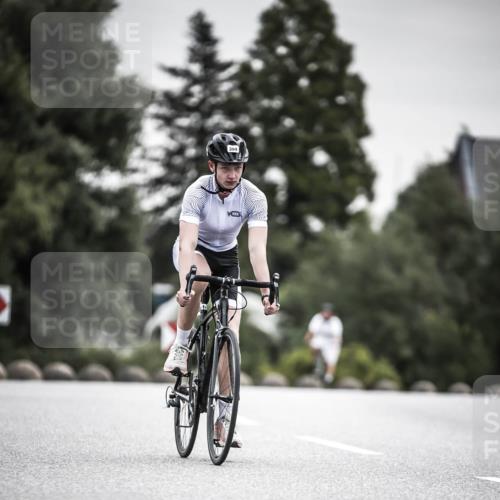 21.06.2026 - 29. Vierlanden-Triathlon H.Heesch http://msf.ph/oto/9857915 21.06.2026 10:30:04 Radfahren 2, 56, 72, 274, 284, 304, 497, 572 meine-sportfotos.de