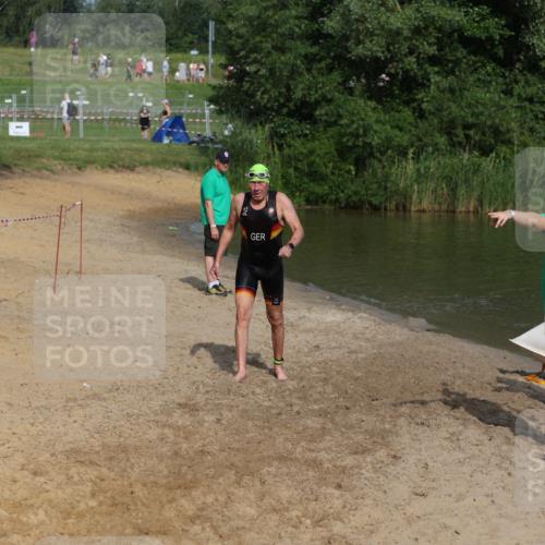 21.06.2026 - 29. Vierlanden-Triathlon Andreas Tolksdorf http://msf.ph/oto/9857925 21.06.2026 09:01:59 Schwimmen 20, 217 meine-sportfotos.de