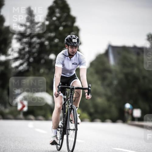 21.06.2026 - 29. Vierlanden-Triathlon H.Heesch http://msf.ph/oto/9857933 21.06.2026 10:30:04 Radfahren 2, 56, 72, 274, 284, 304, 497, 572 meine-sportfotos.de