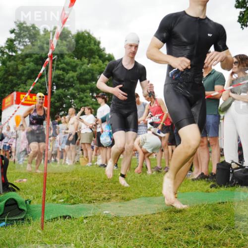 21.06.2026 - 29. Vierlanden-Triathlon LAZAROV Photography http://msf.ph/oto/9858069 21.06.2026 10:18:43 Schwimmen 368, 391, 499, 513, 516, 539, 558, 582, 583, 590, 605, 608 meine-sportfotos.de