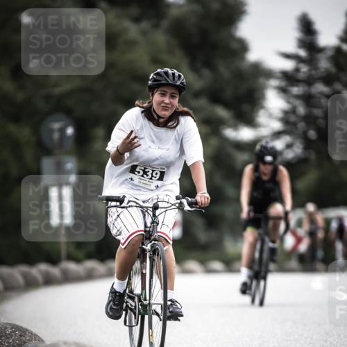 21.06.2026 - 29. Vierlanden-Triathlon H.Heesch http://msf.ph/oto/9858079 21.06.2026 10:30:15 Radfahren 284, 300, 522, 539, 546, 568, 570 meine-sportfotos.de